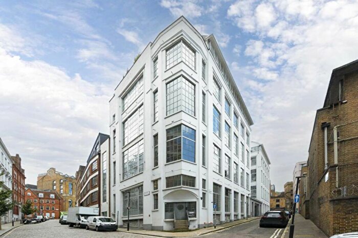 2 Bedroom Flat To Rent In Summers Street, Farringdon, EC1R