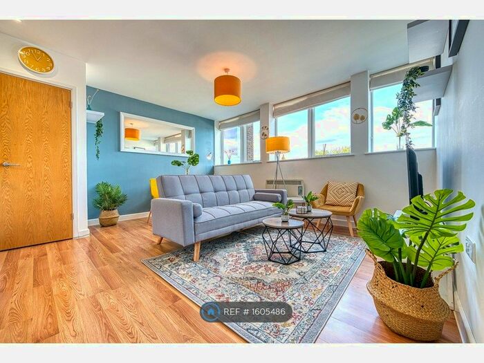 2 Bedroom Flat To Rent In Wella House, Basingstoke, RG22