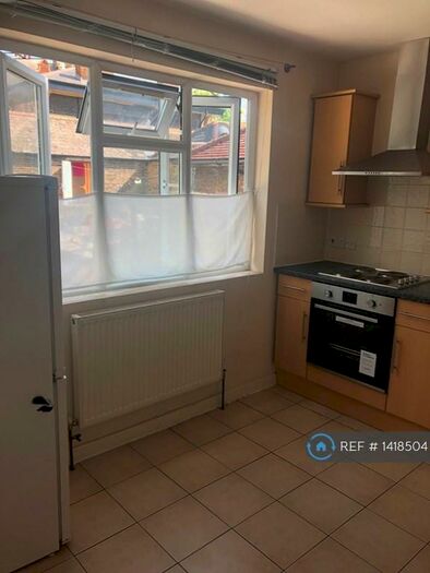 Studio To Rent In Lewisham Way, London, SE4