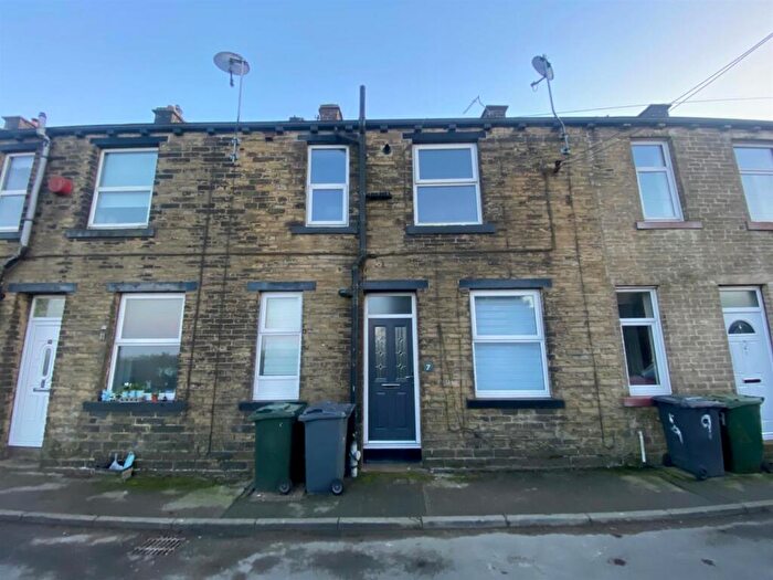 2 Bedroom Terraced House To Rent In Luddenden Place, Queensbury, Bradford, BD13