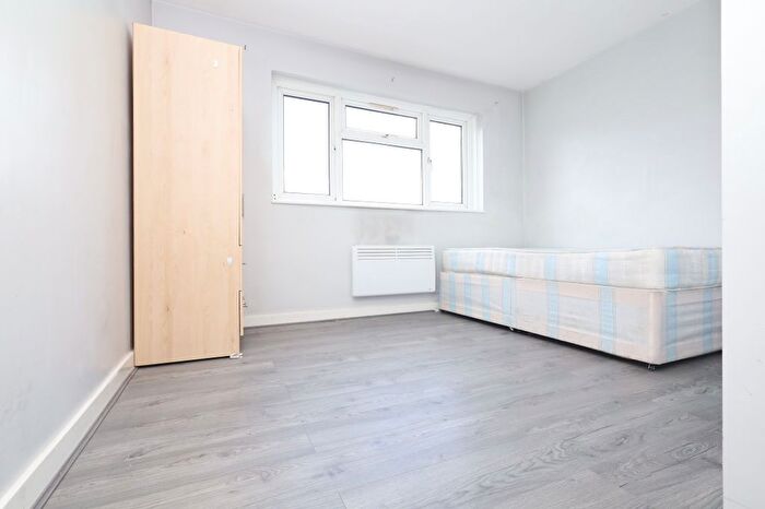 Studio To Rent In Floriston Avenue, Uxbridge, UB10