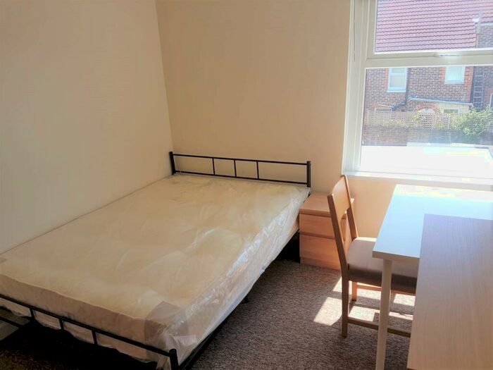 5 Bedroom Terraced House To Rent In Francis Avenue, Southsea, Portsmouth, PO4