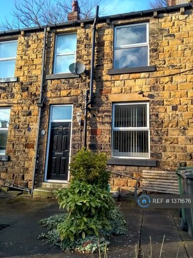 2 Bedroom Terraced House To Rent In St Mary's Square, Leeds, LS27