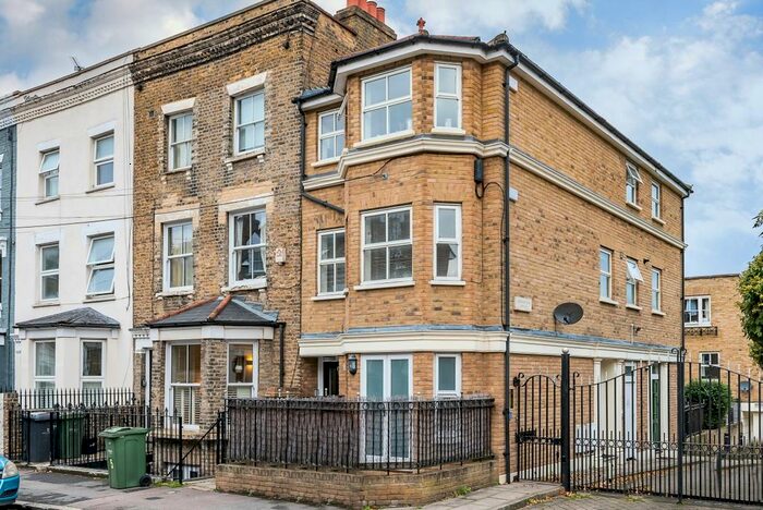 1 Bedroom Mews To Rent In Redwood Mews, London, SW4