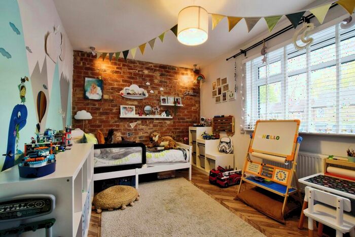 3 Bedroom Terraced House For Sale In Heybrook Road, Manchester, M23