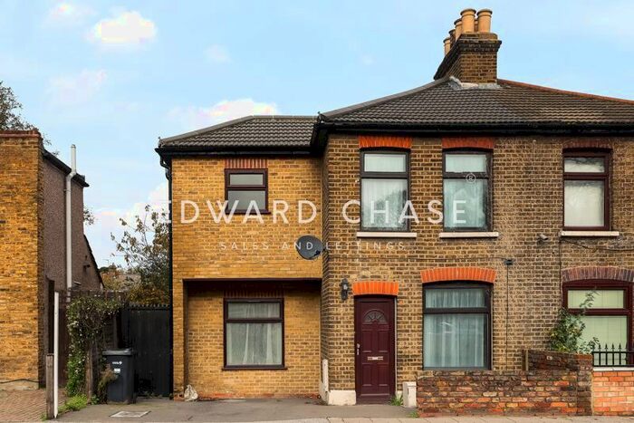 4 Bedroom Semi-Detached House To Rent In Green Lane, Ilford, IG1