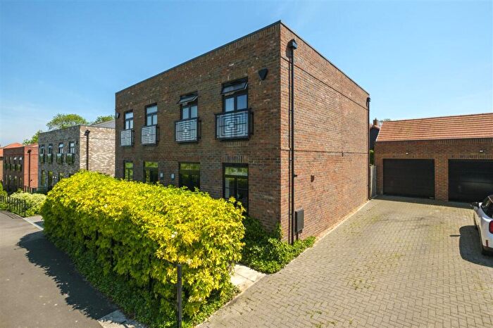 3 Bedroom Semi-Detached House To Rent In Broadbank Way, Canterbury, CT1