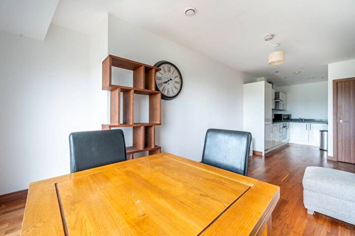 1 Bedroom Flat To Rent In River Heights, Stratford, London, E15