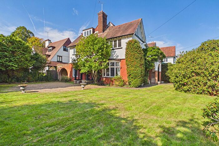 5 Bedroom Property For Sale In Heath Drive, Walton On The Hill, KT20