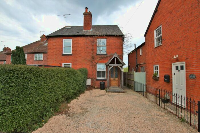 3 Bedroom Semi-Detached House To Rent In Gipsy Lane, Wokingham, RG40