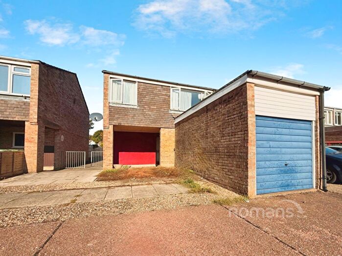 4 Bedroom Terraced House For Sale In Normanton Road, Basingstoke, Hampshire, RG21