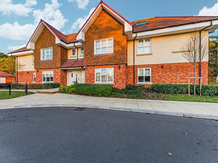 2 Bedroom Flat To Rent In Chantry Court, Broadbridge Heath, Horsham, RH12