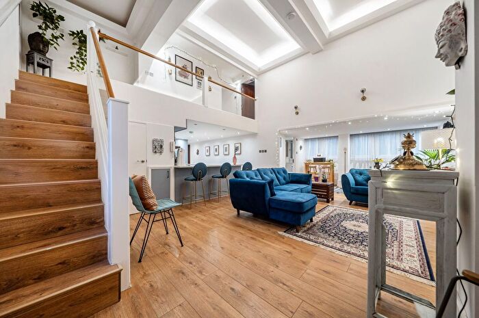 3 Bedroom Property For Sale In Old Kent Road, London, SE1