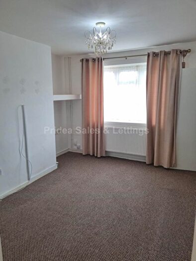 2 Bedroom End Of Terrace House To Rent In Tower Crescent, Lincoln, LN2