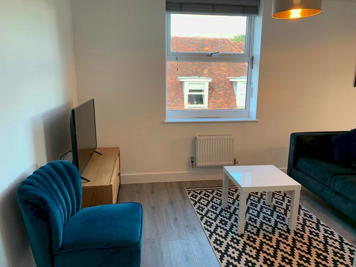 2 Bedroom Flat To Rent In Consort House, Prince Gate, - Homer Rd, Birmingham, B91