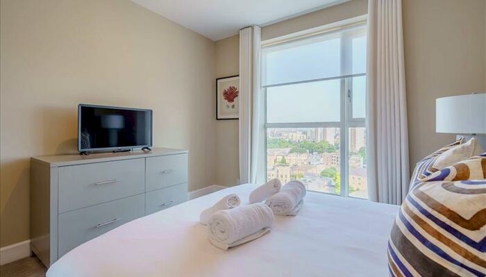 2 Bedroom Apartment To Rent In Circus Apartments, E14