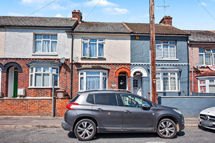 2 Bedroom Terraced House For Sale In Corporation Road, Gillingham, ME7