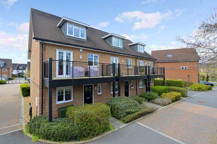 4 Bedroom Terraced House To Rent In Alderbank Drive, Godalming, GU7