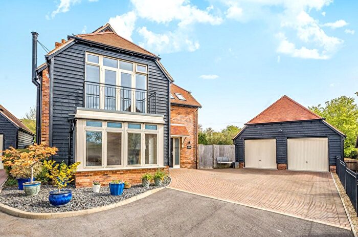 4 Bedroom Detached House For Sale In Colebrook Field, Ropley, Alresford, Hampshire, SO24