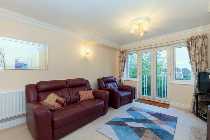 2 Bedroom Apartment To Rent In Hernes Road, Oxford, OX2
