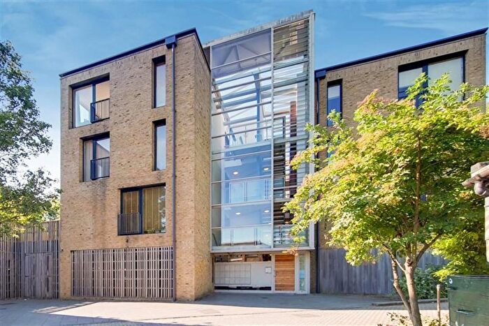 2 Bedroom Flat For Sale In Bennets Courtyard, Watermill Way, SW19
