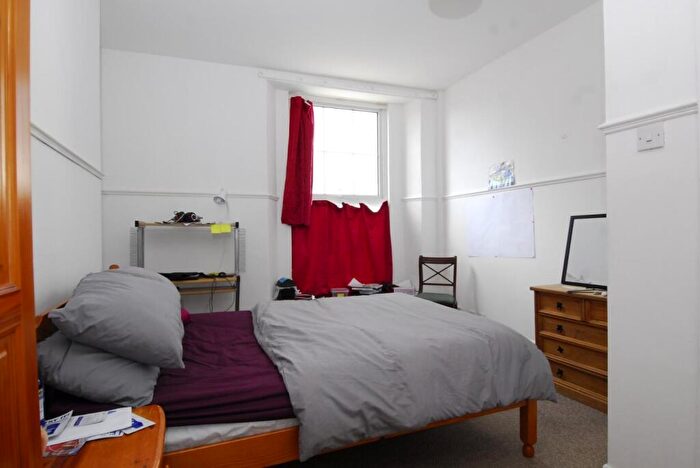 2 Bedroom Flat To Rent In Prospect Street, Flat, Plymouth, PL4