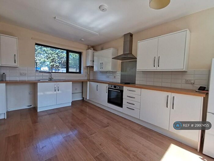 3 Bedroom Semi Detached House To Rent In Markham Square, Doncaster, DN12