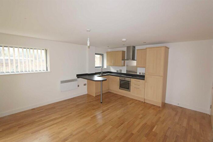 2 Bedroom Flat To Rent In Royal Mews, Southend City Centre, SS1
