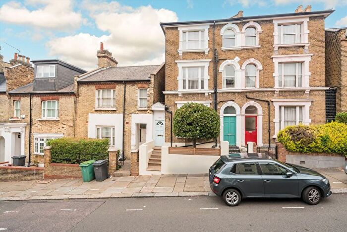 2 Bedroom Flat For Sale In Chetwynd Road, Dartmouth Park, NW5