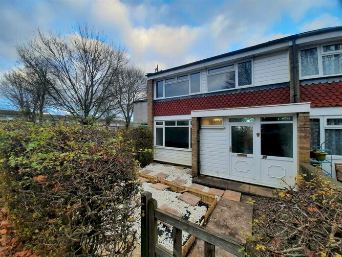 3 Bedroom End Of Terrace House To Rent In Craigavon Road, Hemel Hempstead, HP2