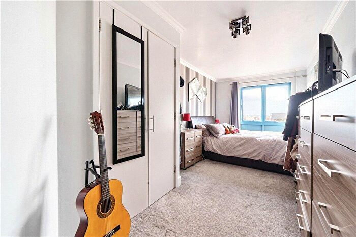 1 Bedroom Apartment For Sale In Sawyers Court, Sturlas Way, Waltham Cross, EN8