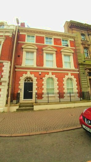 1 Bedroom Flat To Rent In Wolverhampton Street, Dudley, DY1
