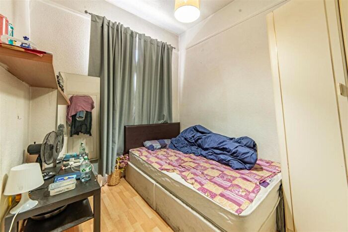 3 Bedroom Apartment To Rent In £pppw - Wingrove Avenue, Fenham, NE4