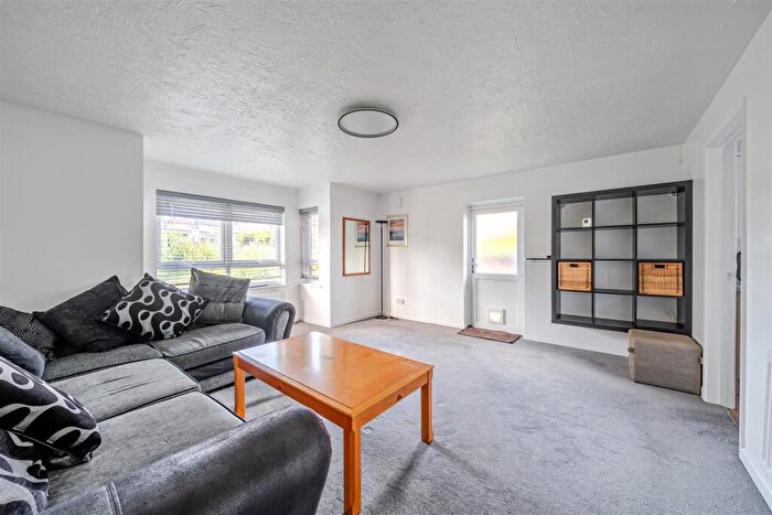 3 Bedroom Apartment For Sale In Richmond House, Rabling Road, BH19