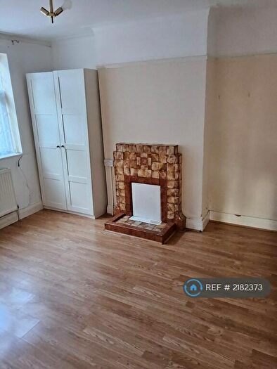 2 Bedroom Flat To Rent In Oak Ave, London, N10