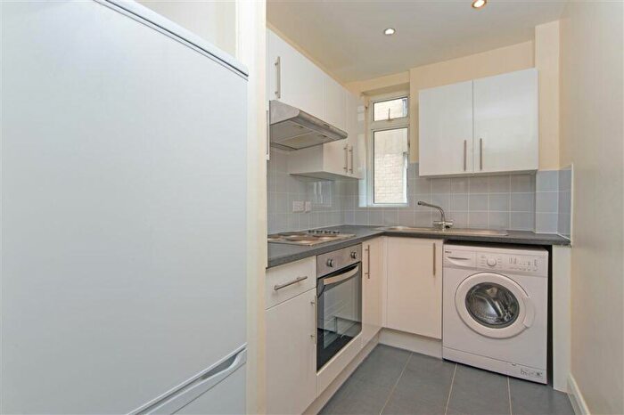 2 Bedroom Flat To Rent In Euston Road, Warren Street, NW1