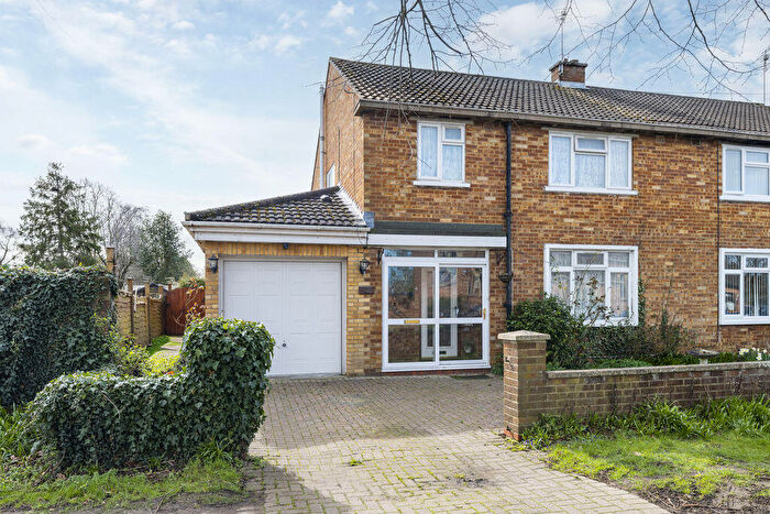 3 Bedroom Semi Detached House For Sale In Sycamore Avenue, Bletchley, Milton Keynes, MK2