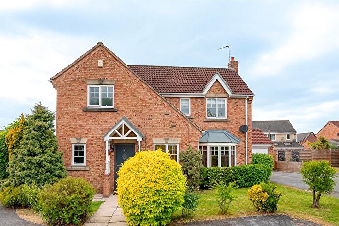 4 Bedroom Detached House For Sale In Headley Close, Clifton Moor, York, YO30