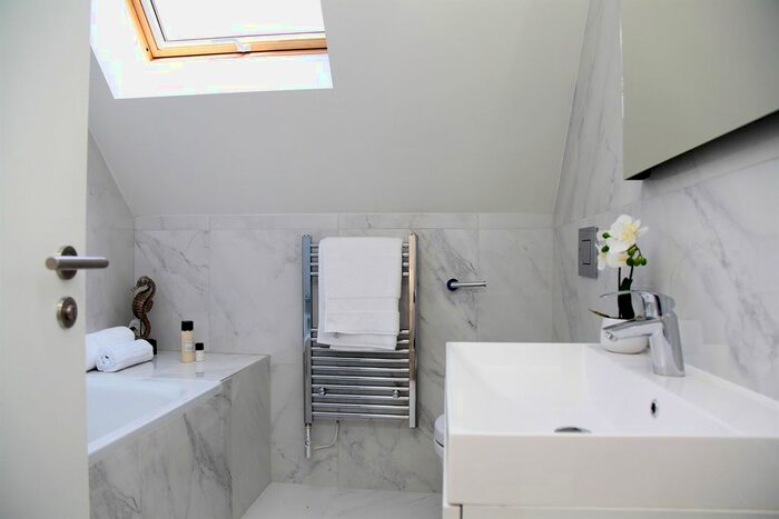 3 Bedroom Flat To Rent In Miramar Lodge, Tenterden Grove, Hendon, NW4