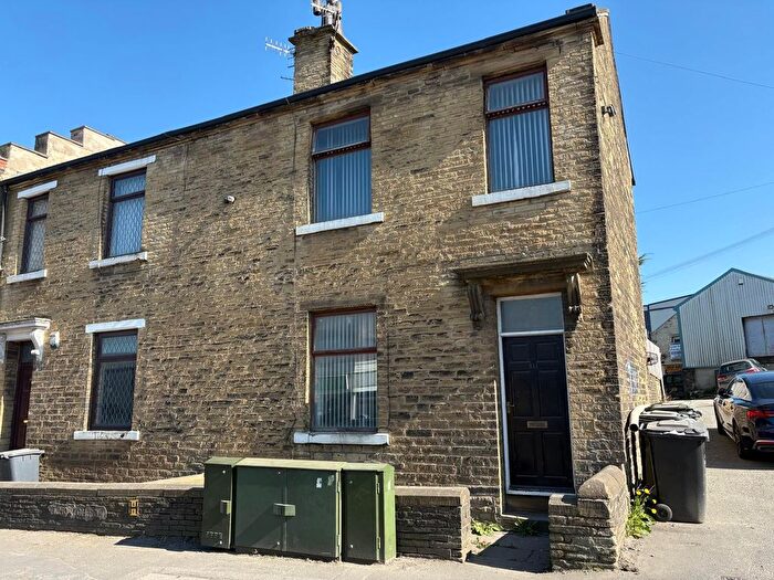2 Bedroom Terraced House To Rent In Great Horton Road, Bradford, West Yorkshire, BD7
