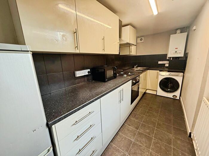 6 Bedroom House To Rent In Frederick Grove, Lenton, East Midlands, NG7