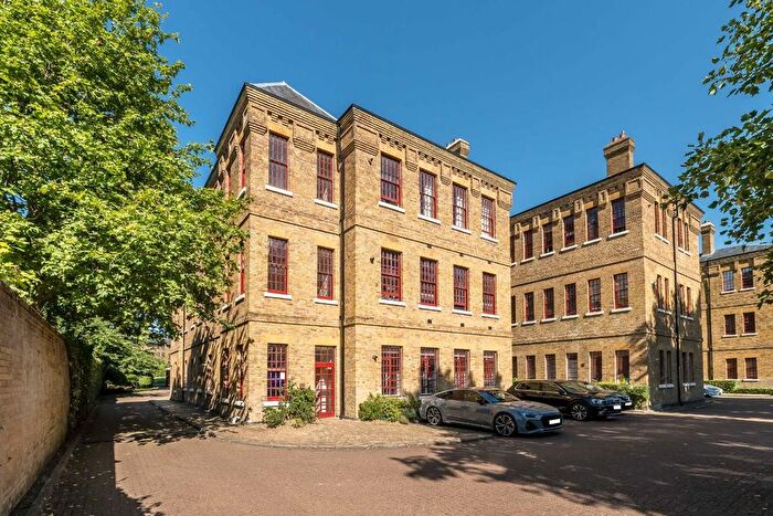2 Bedroom Flat For Sale In Chevy Road, Southall, UB2