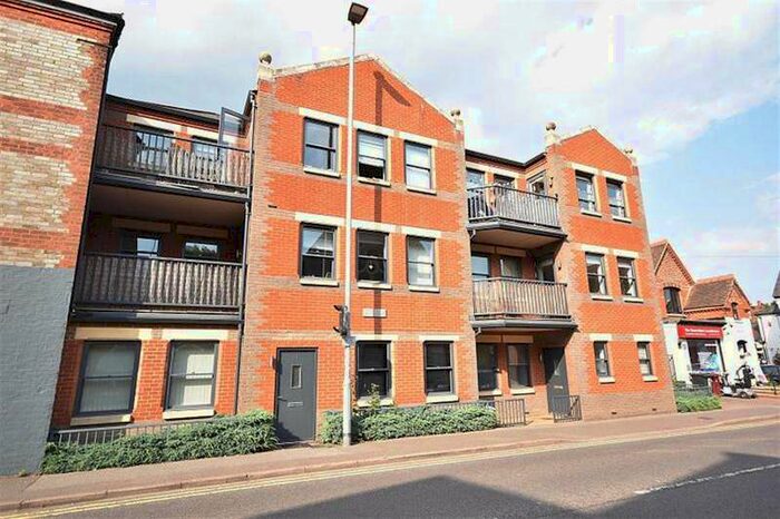 1 Bedroom Apartment To Rent In Carlingford House, Gosbrook Road, Reading, RG4