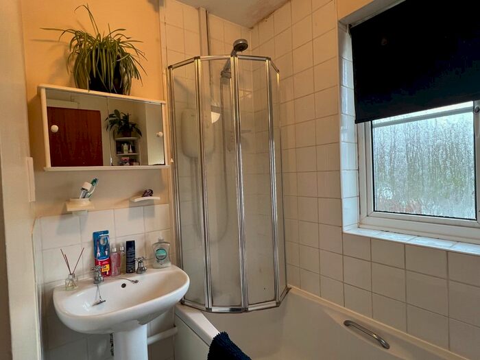 1 Bedroom Semi-Detached House To Rent In Nightingale Close, Cove, Farnborough, GU14