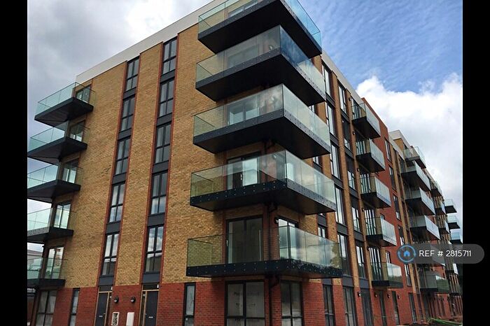 2 Bedroom Flat To Rent In Oscar Wilde Road, Reading, RG1