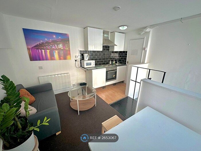 1 Bedroom Flat To Rent In Greyhound, London, W6