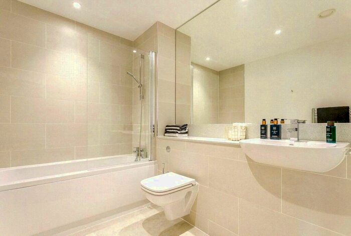 2 Bedroom Apartment To Rent In The Priory Queensway, Birmingham, West Midlands, B4