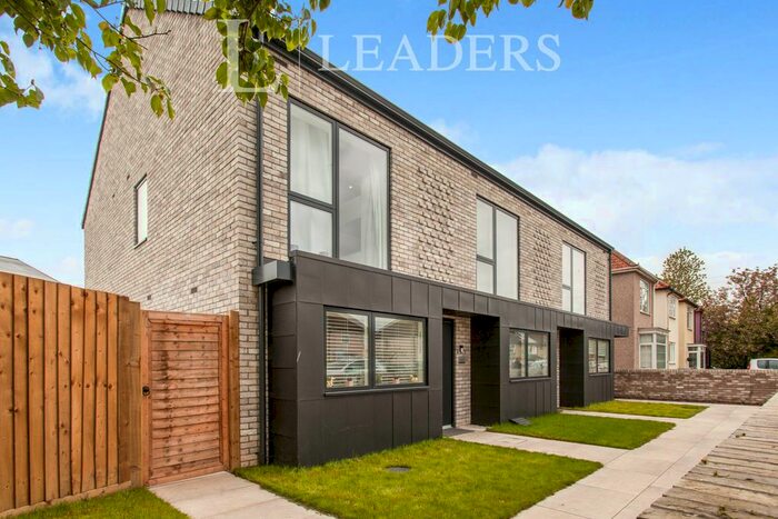 3 Bedroom Town House To Rent In Coldhams Lane, Cherry Hinton, Cambridge, CB1