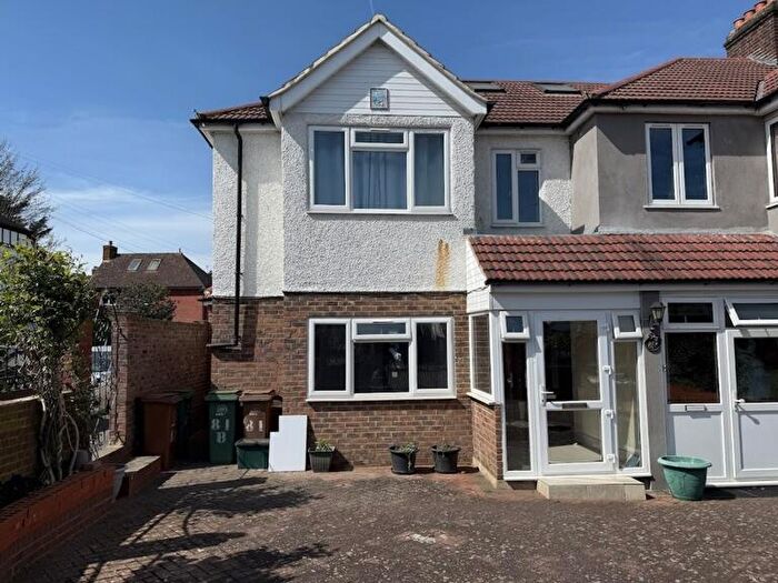 2 Bedroom Maisonette To Rent In Angel Hill, Sutton, SM1