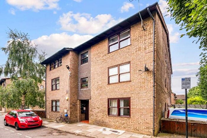 1 Bedroom Flat For Sale In Spencer Mews, London, W6